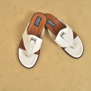 Male white and tan slippers designed for effortless style and comfort