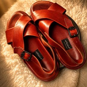 Men's brown cross strap leather sandal